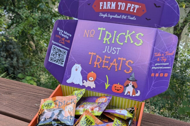 Farm To Pet Howl-o-Ween treat box